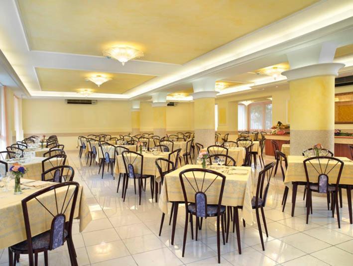 בלריה-איגאה מרינה Hotel Grado מראה חיצוני תמונה